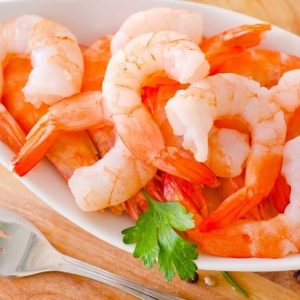 un plat de crevettes
